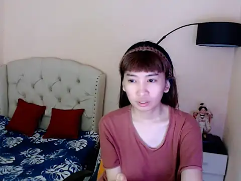 ShantalFoxxy  online show from 06-14-26, 11:51