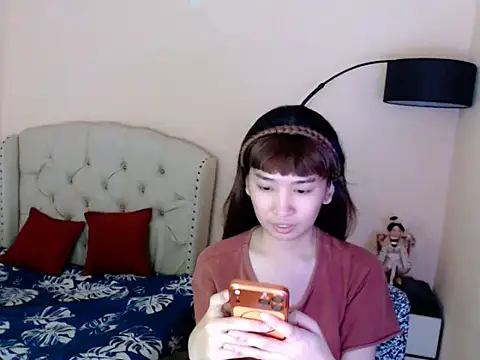 Snapshot of ShantalFoxxy_ chatting on 06-27-26, 04:06 ShantalFoxxy online show from 06-27-26, 04:06