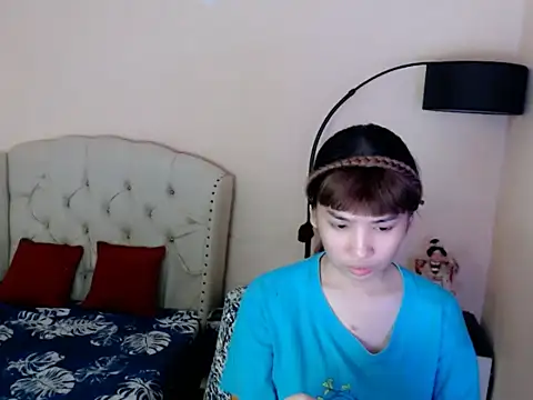 Snapshot of ShantalFoxxy_ chatting on 07-17-26, 01:23 ShantalFoxxy online show from 07-17-26, 01:23