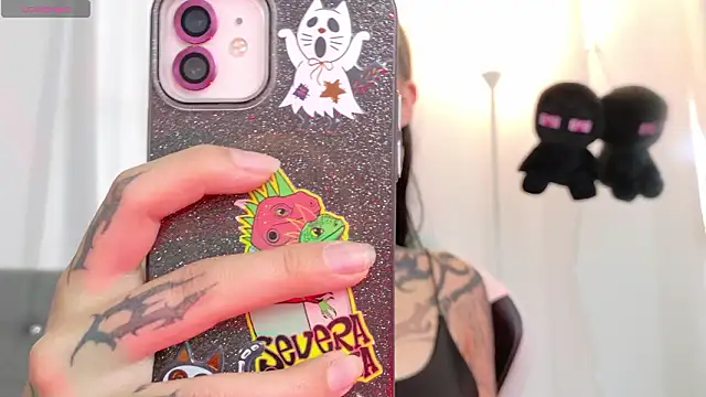 Snapshot of sara_queen10 chatting on 02-18-26, 05:53 sara queen10 online show from 02-18-26, 05:53