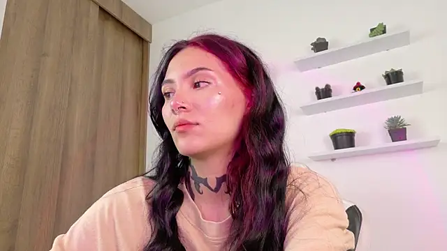 sara queen10 online show from 04-30-26, 01:06