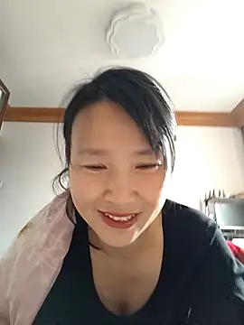 Snapshot of Haili-1 chatting on 01-18-26, 02:15 Haili-1 online show from 01-18-26, 02:15