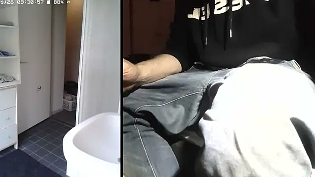 Snapshot of pietje1991 chatting on 03-11-26, 08:31 pietje1991 online show from 03-11-26, 08:31