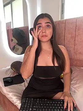 salomecute21 online show from 10-24-25, 11:50