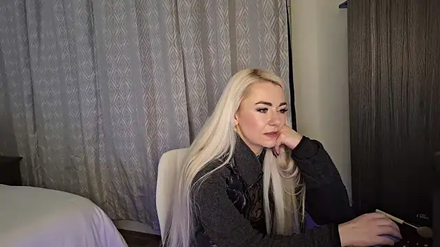 Snapshot of kinkylilsweetie chatting on 11-04-25, 10:25 kinkylilsweetie online show from 11-04-25, 10:25