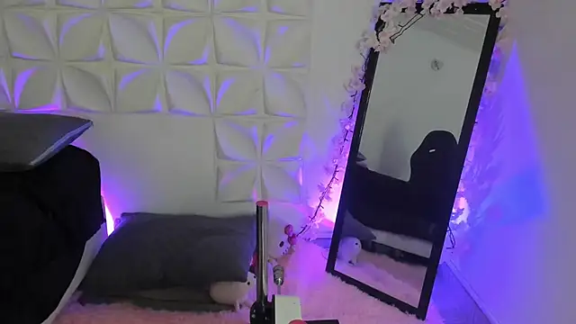 JuliethMoss online show from 11-26-25, 08:10