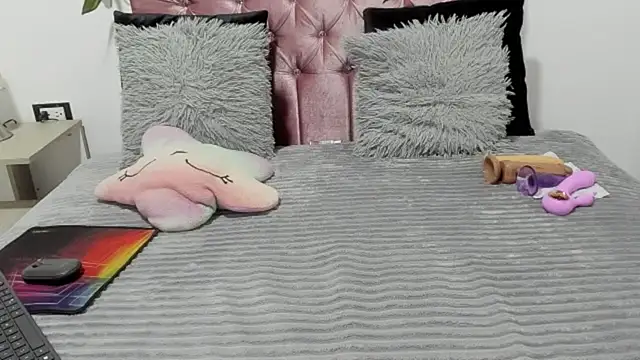 ivy moon05 online show from 01-06-26, 05:27