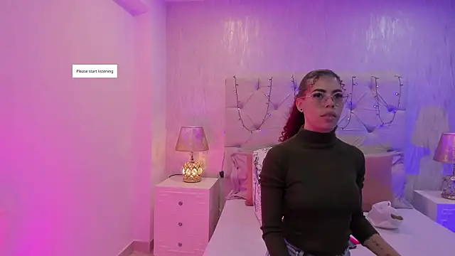 Pamelamiler   online show from 09-19-25, 01:23