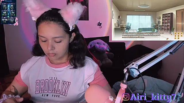 Snapshot of lila_kitty81 chatting on 12-17-25, 06:14 lila kitty81 online show from 12-17-25, 06:14