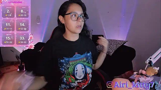 Snapshot of lila_kitty81 chatting on 03-10-26, 10:04 lila kitty81 online show from 03-10-26, 10:04