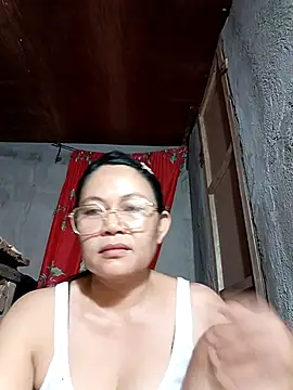 Everleigh mom online show from 10-22-25, 08:03