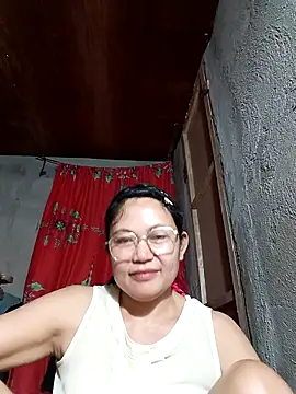 Everleigh mom online show from 10-23-25, 08:13