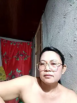 Everleigh mom online show from 11-21-25, 07:40