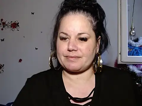 Snapshot of andreea2011 chatting on 09-30-25, 01:49 andreea2011 online show from 09-30-25, 01:49