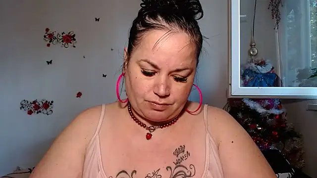 Snapshot of andreea2011 chatting on 10-25-25, 09:39 andreea2011 online show from 10-25-25, 09:39
