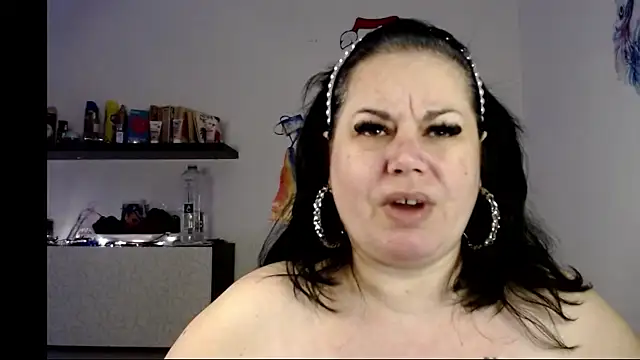 Snapshot of andreea2011 chatting on 12-17-25, 07:14 andreea2011 online show from 12-17-25, 07:14