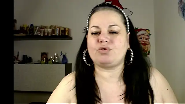 Snapshot of andreea2011 chatting on 01-11-26, 04:12 andreea2011 online show from 01-11-26, 04:12