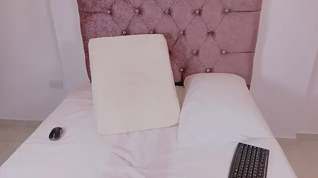 sophiacuttee online show from 11-07-25, 12:27