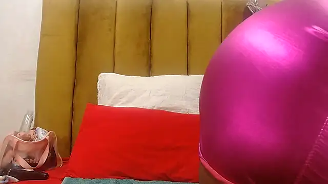 RoundaAssx22 online show from 07-31-26, 07:35
