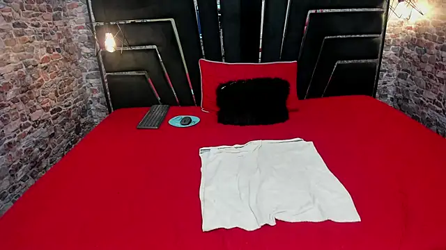 Snapshot of ALYANNA_HOT_ chatting on 09-26-25, 11:47 ALYANNA HOT online show from 09-26-25, 11:47