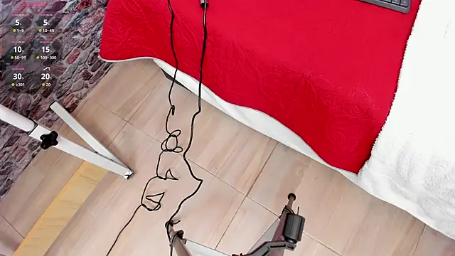 Snapshot of ALYANNA_HOT_ chatting on 10-13-25, 01:11 ALYANNA HOT online show from 10-13-25, 01:11