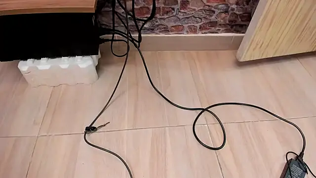 Snapshot of ALYANNA_HOT_ chatting on 11-27-25, 12:18 ALYANNA HOT online show from 11-27-25, 12:18