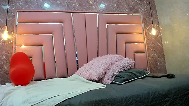 Snapshot of ALYANNA_HOT_ chatting on 02-15-26, 11:41 ALYANNA HOT online show from 02-15-26, 11:41