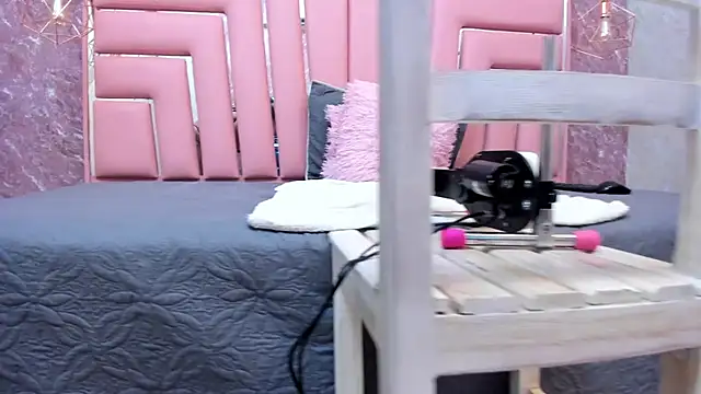 Snapshot of ALYANNA_HOT_ chatting on 02-21-26, 11:55 ALYANNA HOT online show from 02-21-26, 11:55