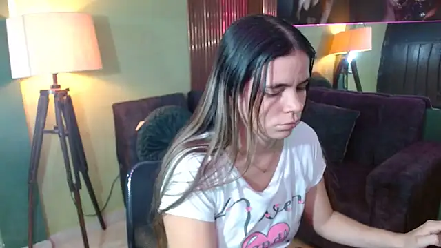 Snapshot of maira_tf chatting on 12-05-25, 03:59 maira tf online show from 12-05-25, 03:59