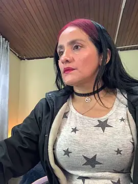 Snapshot of kataleya_29 chatting on 12-21-25, 12:12 kataleya 29 online show from 12-21-25, 12:12