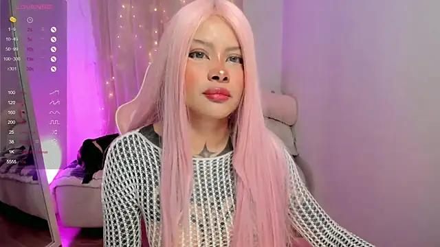 Snapshot of AlinaLukyanova chatting on 12-22-25, 04:31 AlinaLukyanova online show from 12-22-25, 04:31