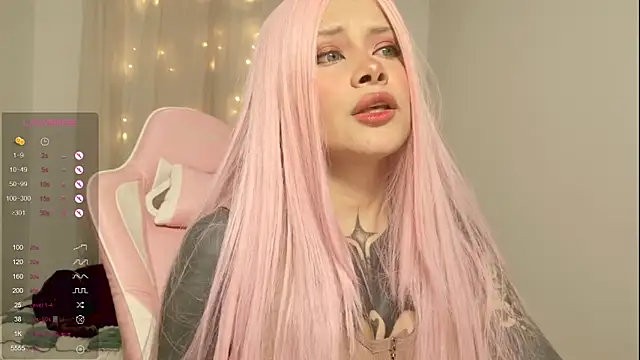 Snapshot of AlinaLukyanova chatting on 02-18-26, 03:57 AlinaLukyanova online show from 02-18-26, 03:57