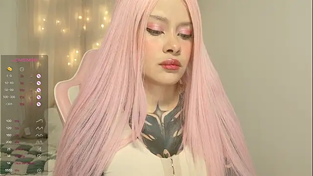 Snapshot of AlinaLukyanova chatting on 02-20-26, 03:36 AlinaLukyanova online show from 02-20-26, 03:36