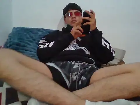 Barrx0018 online show from 12-18-25, 04:13