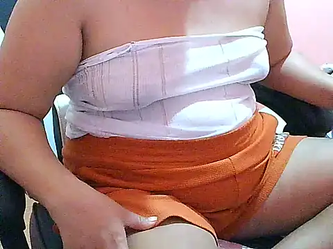 Snapshot of fresh_rosie chatting on 07-18-26, 12:59 fresh rosie online show from 07-18-26, 12:59