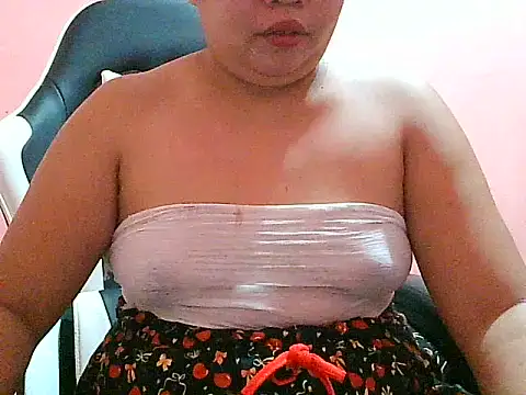 Snapshot of fresh_rosie chatting on 07-26-26, 04:47 fresh rosie online show from 07-26-26, 04:47
