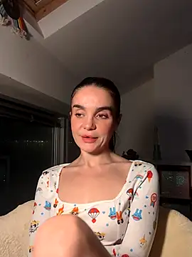 Snapshot of RosieCheexxxxxx chatting on 10-16-25, 03:40 RosieCheexxxxxx online show from 10-16-25, 03:40