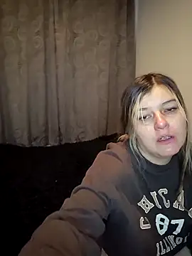 Snapshot of Fernandar2025 chatting on 12-15-25, 03:33 Fernandar2025 online show from 12-15-25, 03:33