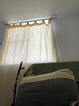 Valen1800 online show from 10-15-25, 07:03