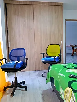 Snapshot of skinny23cm chatting on 12-04-24, 11:30 skinny23cm online show from 12-04-24, 11:30