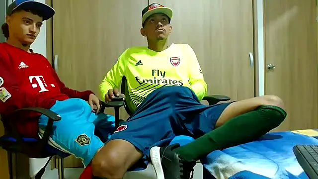 Snapshot of skinny23cm chatting on 12-10-24, 09:33 skinny23cm online show from 12-10-24, 09:33