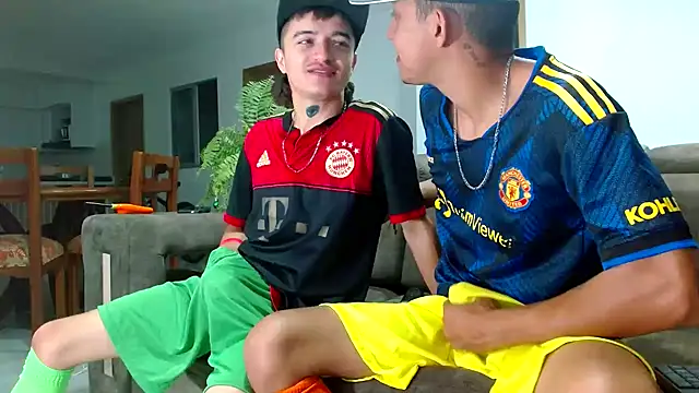 Snapshot of skinny23cm chatting on 12-28-24, 09:20 skinny23cm online show from 12-28-24, 09:20