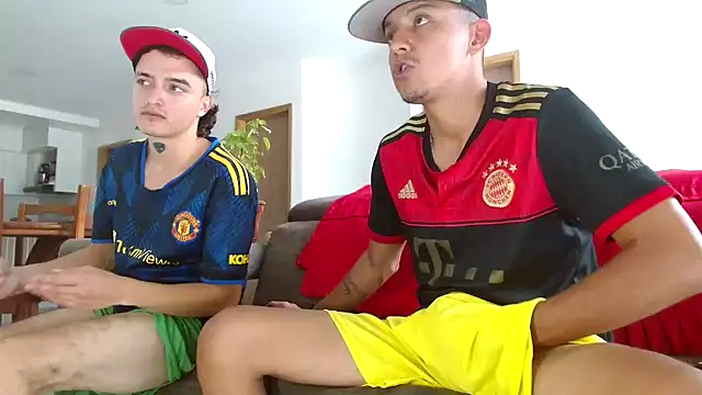 Snapshot of skinny23cm chatting on 01-08-25, 07:24 skinny23cm online show from 01-08-25, 07:24