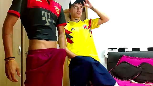 Snapshot of skinny23cm chatting on 01-17-25, 10:33 skinny23cm online show from 01-17-25, 10:33