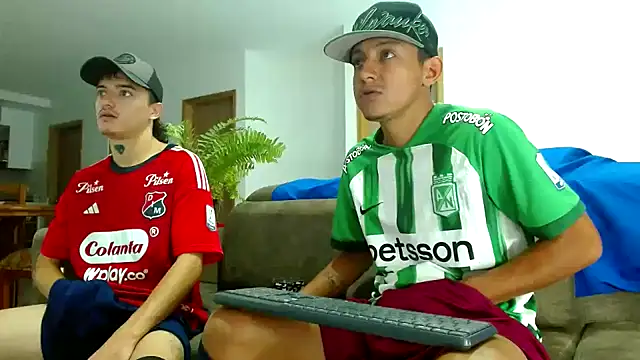 Snapshot of skinny23cm chatting on 02-04-25, 12:33 skinny23cm online show from 02-04-25, 12:33