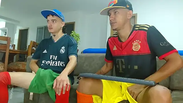 Snapshot of skinny23cm chatting on 02-13-25, 09:30 skinny23cm online show from 02-13-25, 09:30