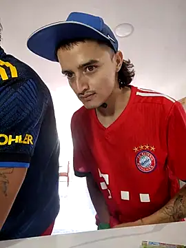 Snapshot of skinny23cm chatting on 09-10-25, 03:34 skinny23cm online show from 09-10-25, 03:34