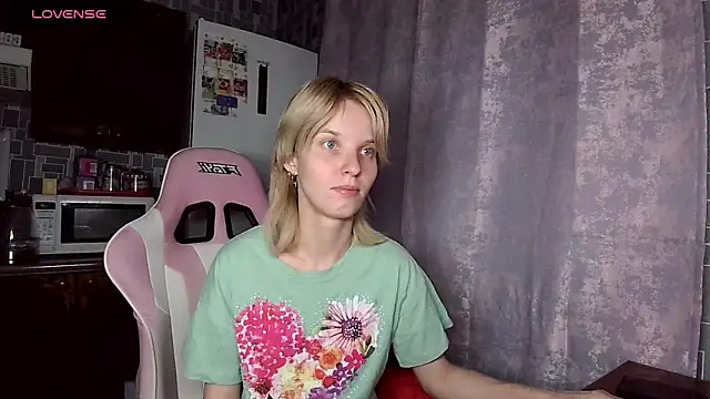 Madelaineses online show from 06-25-26, 03:05