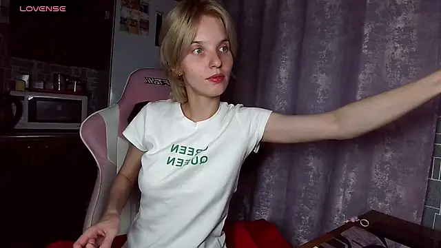 Madelaineses online show from 07-12-26, 06:32