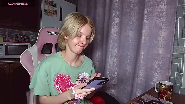 Madelaineses online show from 07-15-26, 07:08